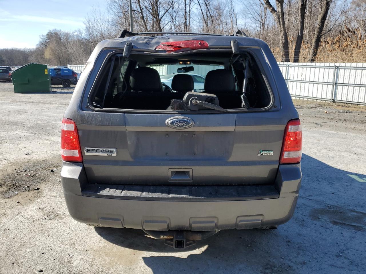 2010 FORD ESCAPE XLT - Image 6