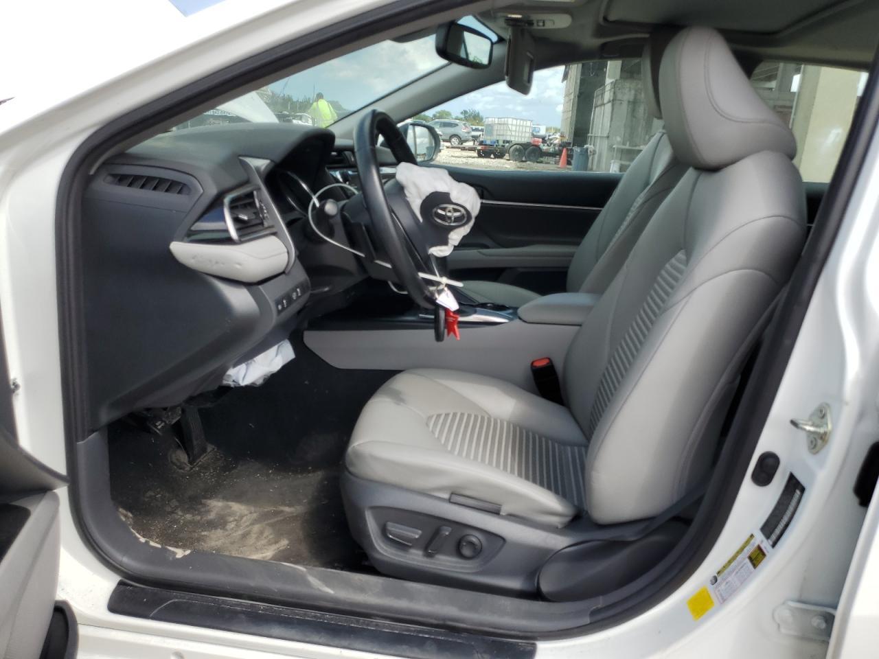 2020 TOYOTA CAMRY SE - Image 7