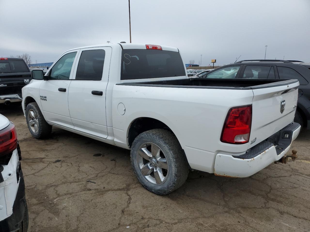 2015 RAM 1500 ST - Фото 2