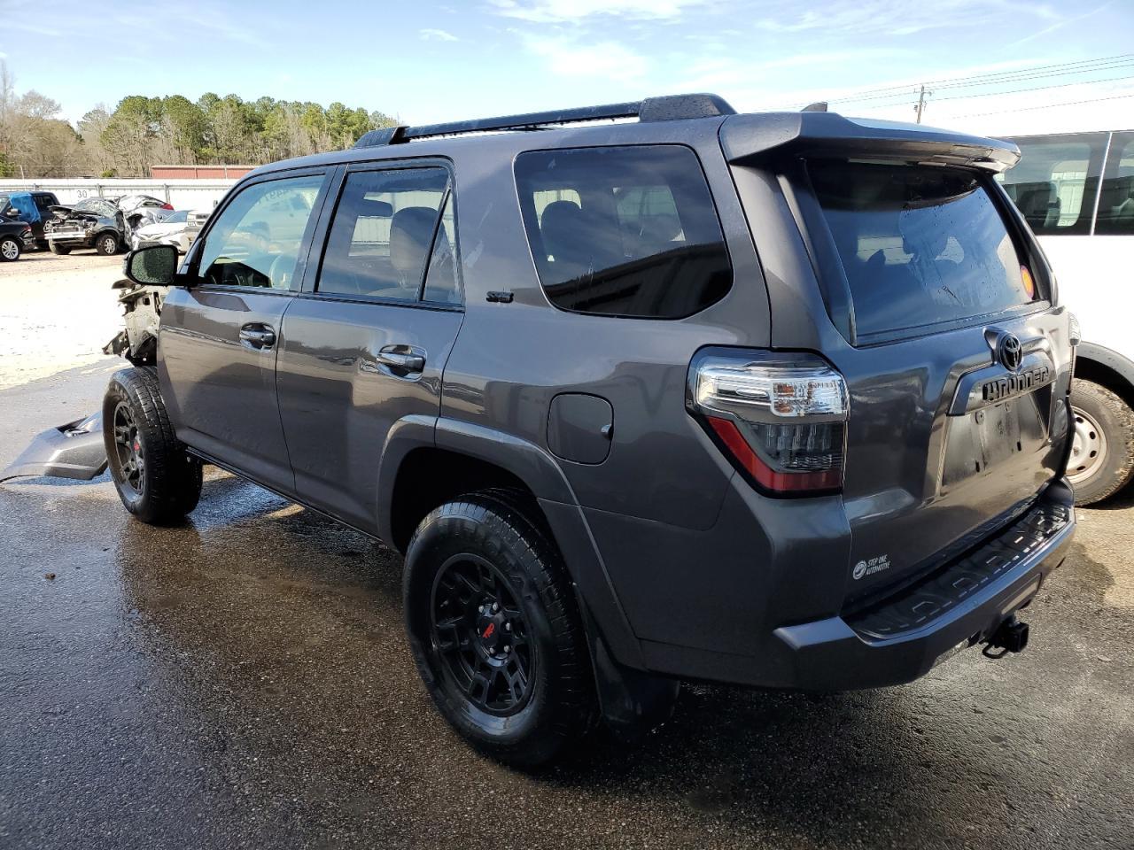 2018 TOYOTA 4RUNNER SR - Image 2