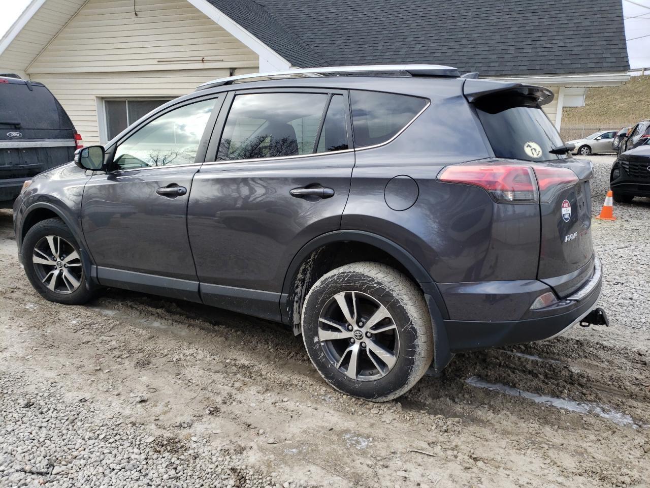 2017 TOYOTA RAV4 XLE - Фото 2
