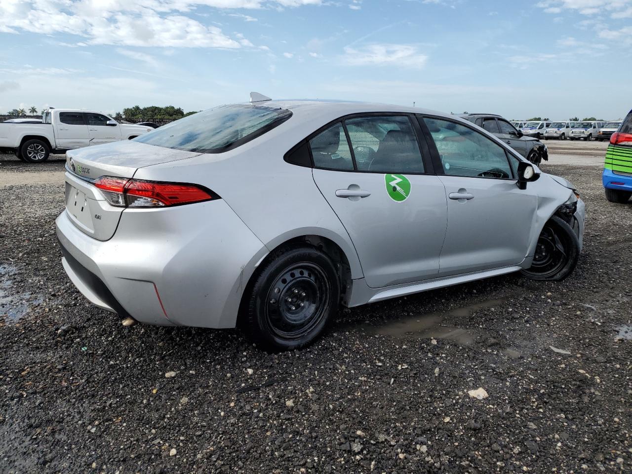 2021 TOYOTA COROLLA LE - Фото 3