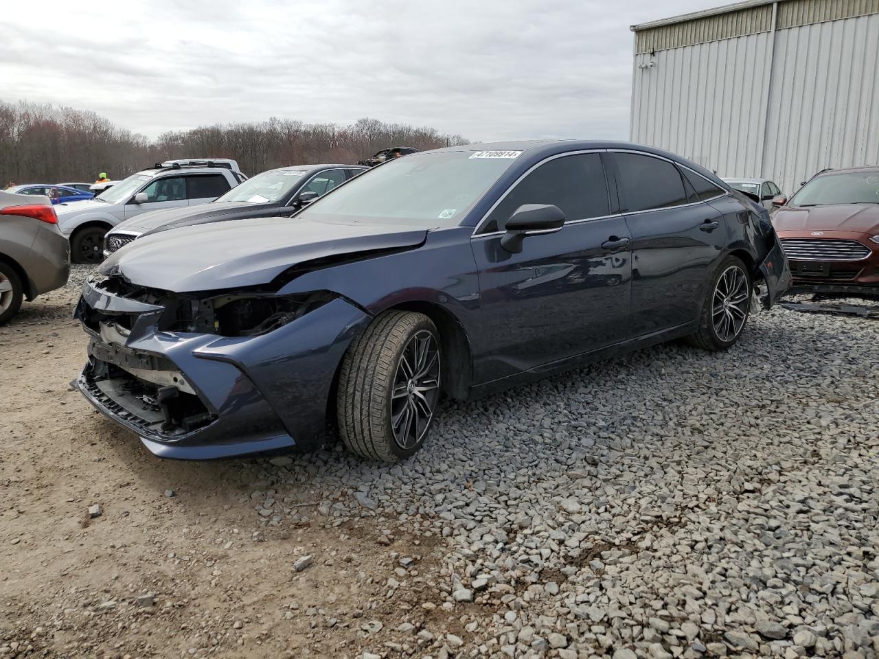 2019 TOYOTA AVALON XLE