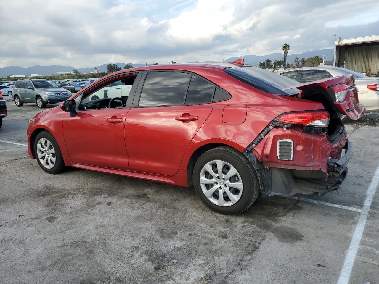 2021 TOYOTA COROLLA LE - Фото 2