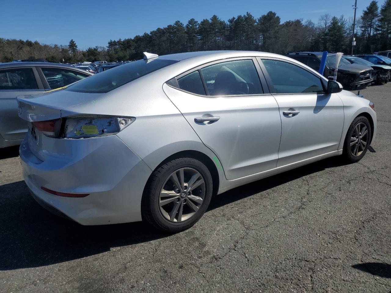 2018 HYUNDAI ELANTRA SE - Фото 3