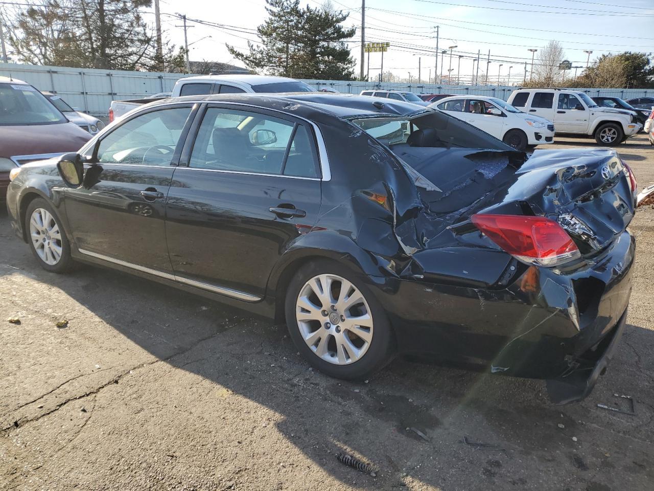 2011 TOYOTA AVALON BAS - Image 2