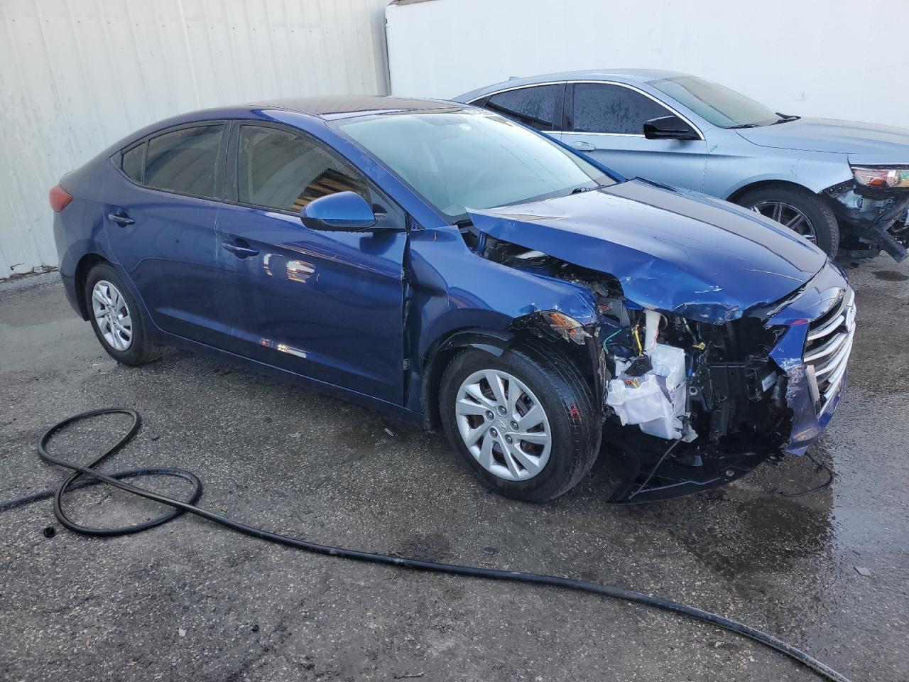 2018 HYUNDAI ELANTRA SE - Image 4