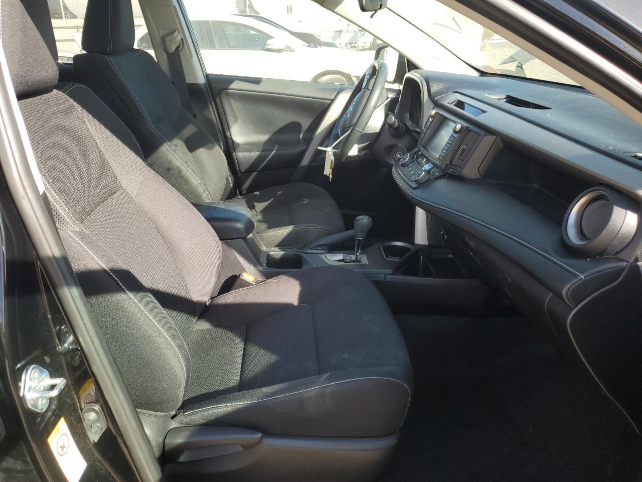 2017 TOYOTA RAV4 XLE - Image 7