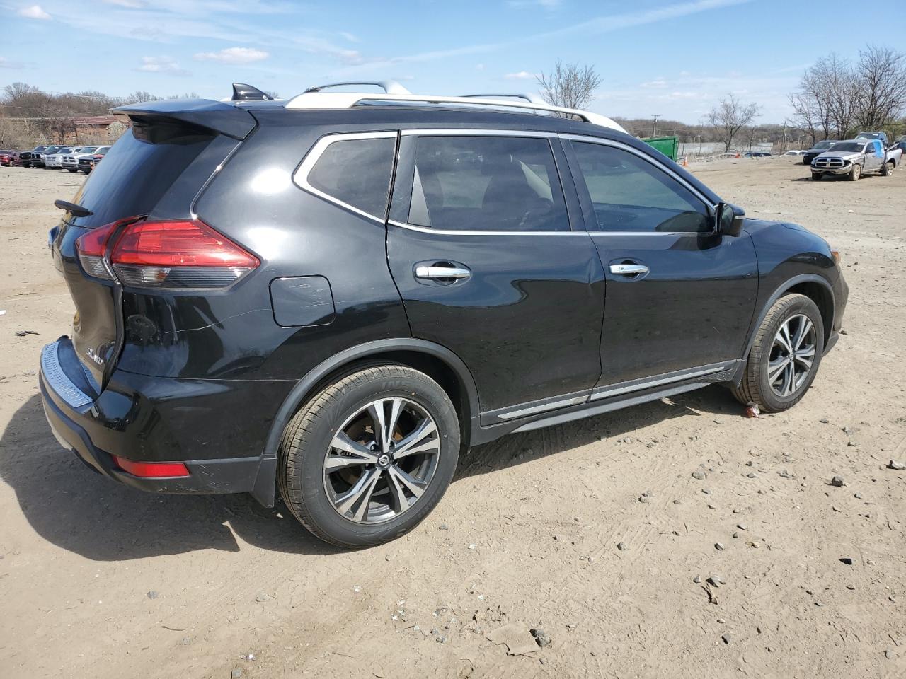 2017 NISSAN ROGUE S - Фото 3
