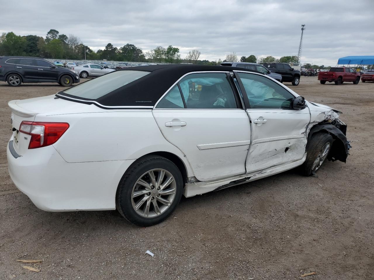 2014 TOYOTA CAMRY L - Фото 3