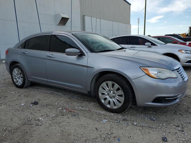 2014 Chrysler 200 Lx - Image 4