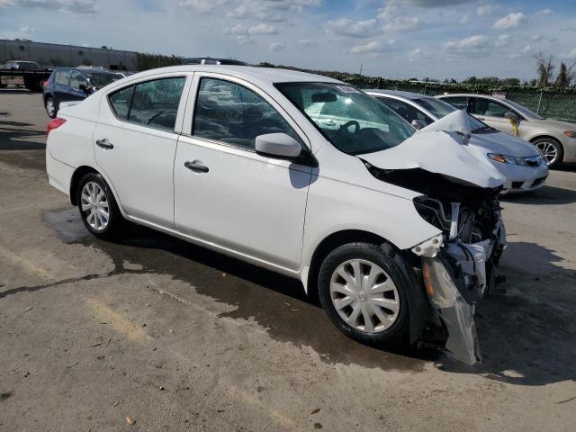 2016 Nissan Versa S - Image 4