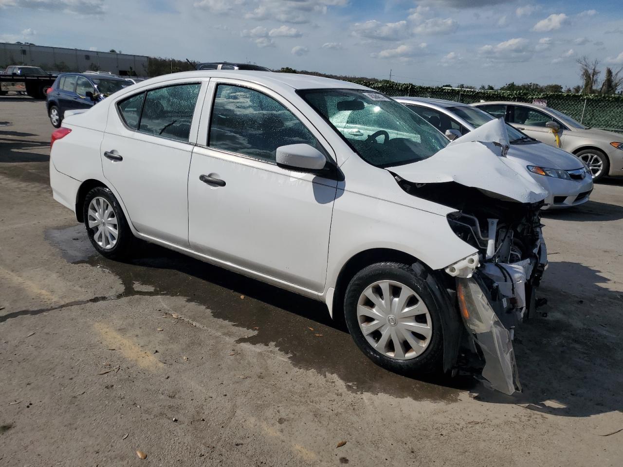 2016 NISSAN VERSA S - Фото 4