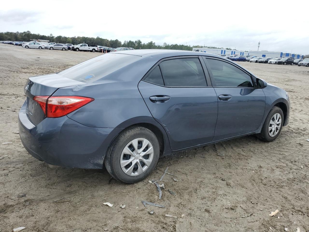 2018 TOYOTA COROLLA L - Фото 3