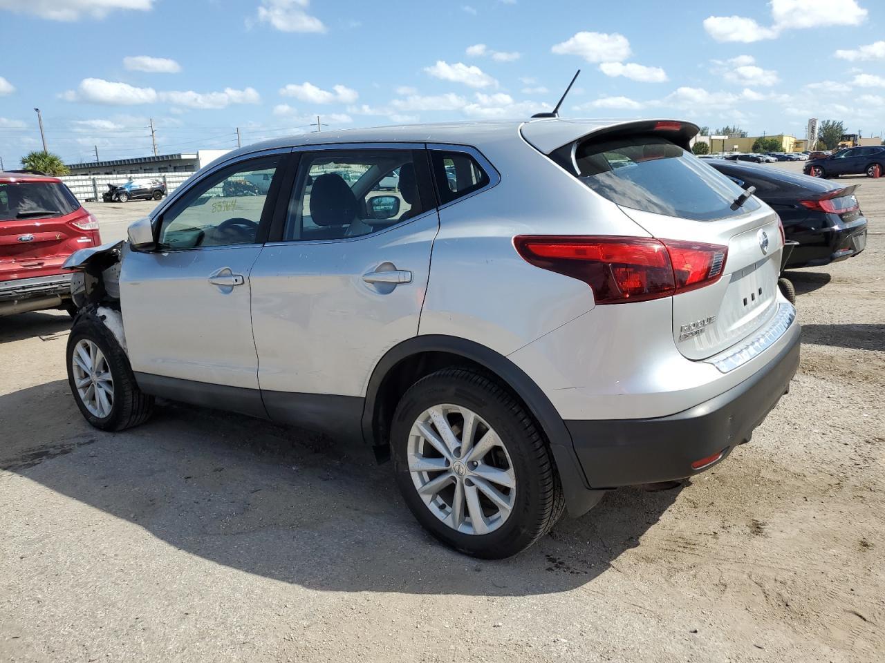 2017 NISSAN ROGUE SPOR - Image 2