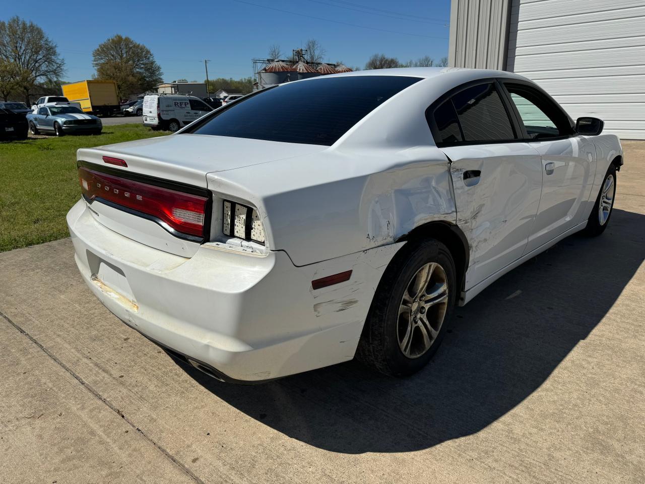 2014 DODGE CHARGER SE - Фото 4