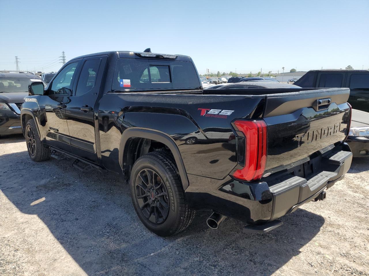 2023 TOYOTA TUNDRA DOU - Фото 2