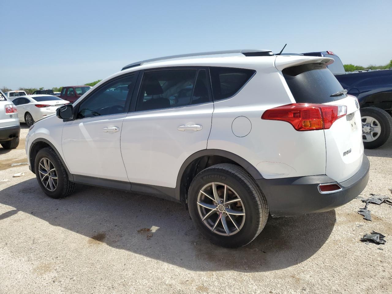 2015 TOYOTA RAV4 LE - Image 2
