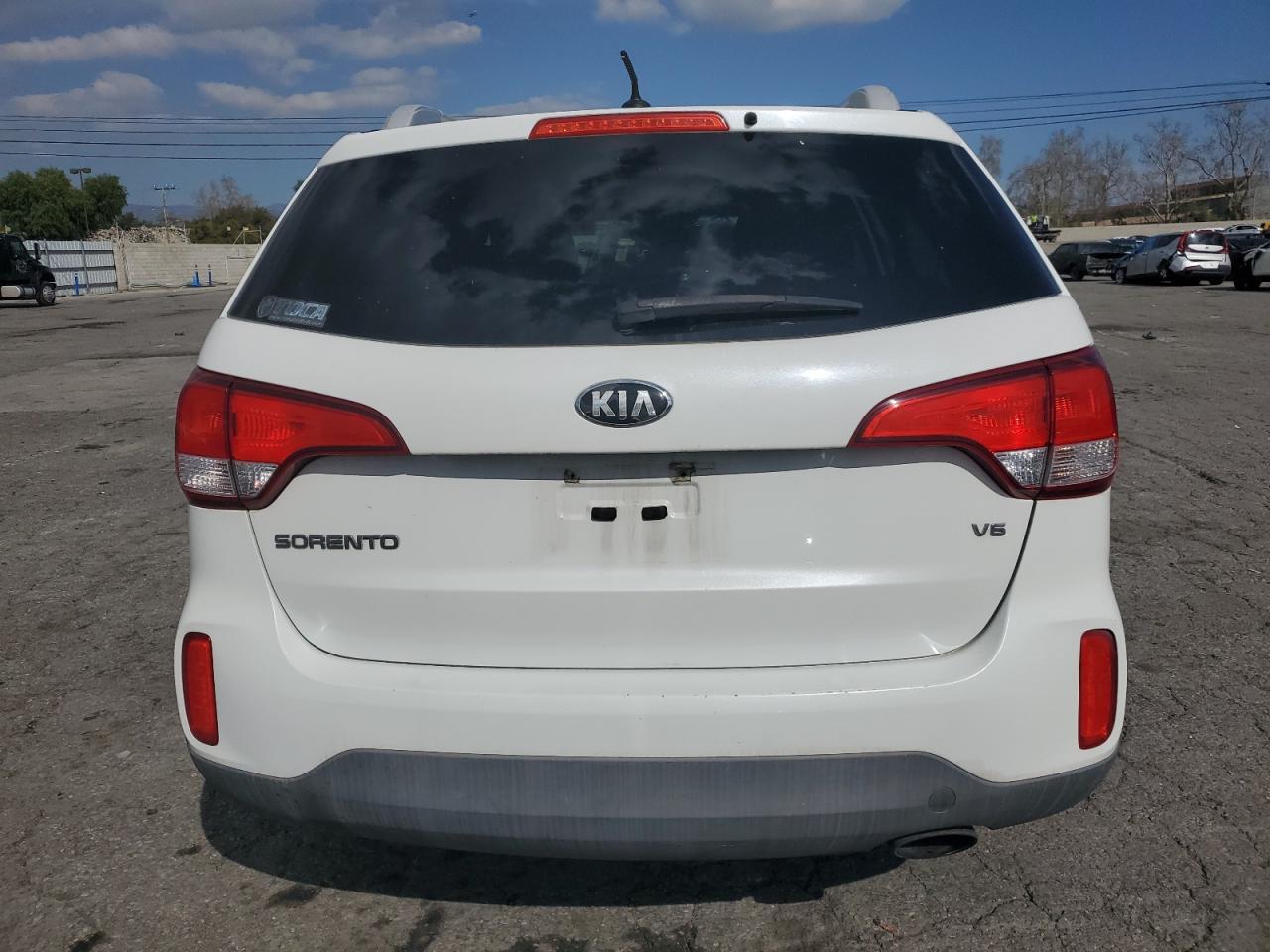2015 KIA SORENTO LX - Image 6