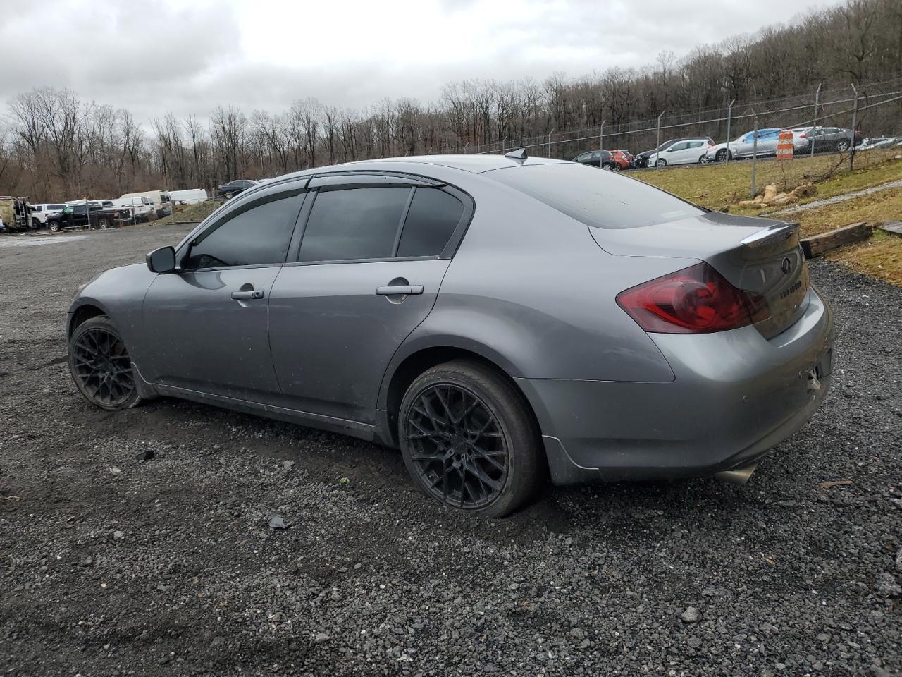 2012 INFINITI G37 - Image 2