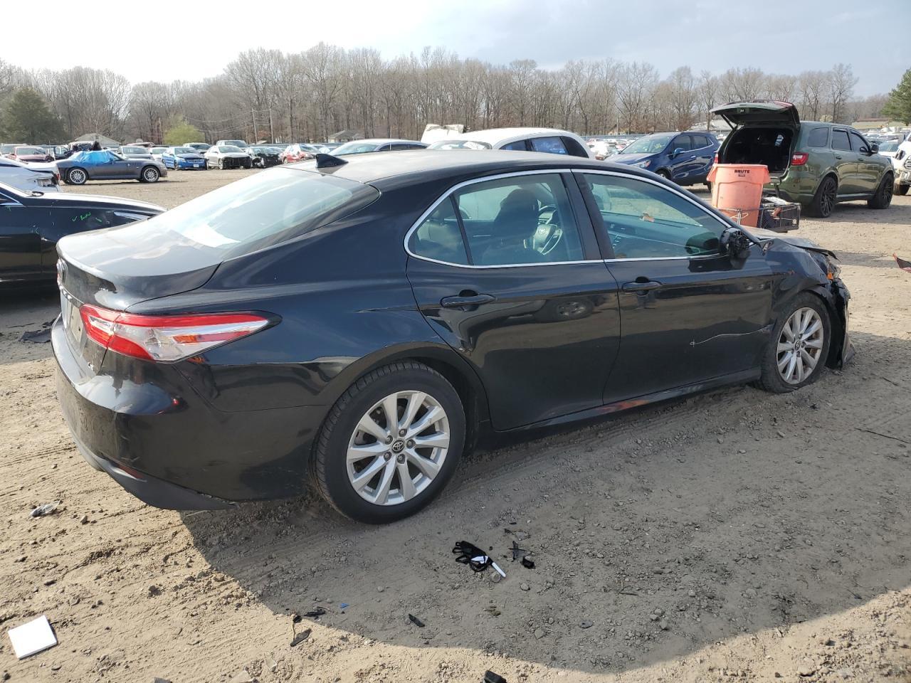 2020 TOYOTA CAMRY LE - Фото 3