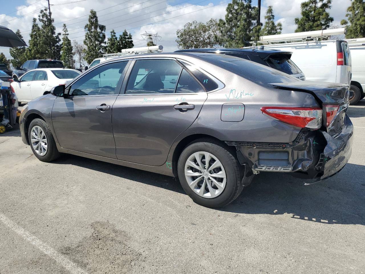 2017 TOYOTA CAMRY LE - Фото 2