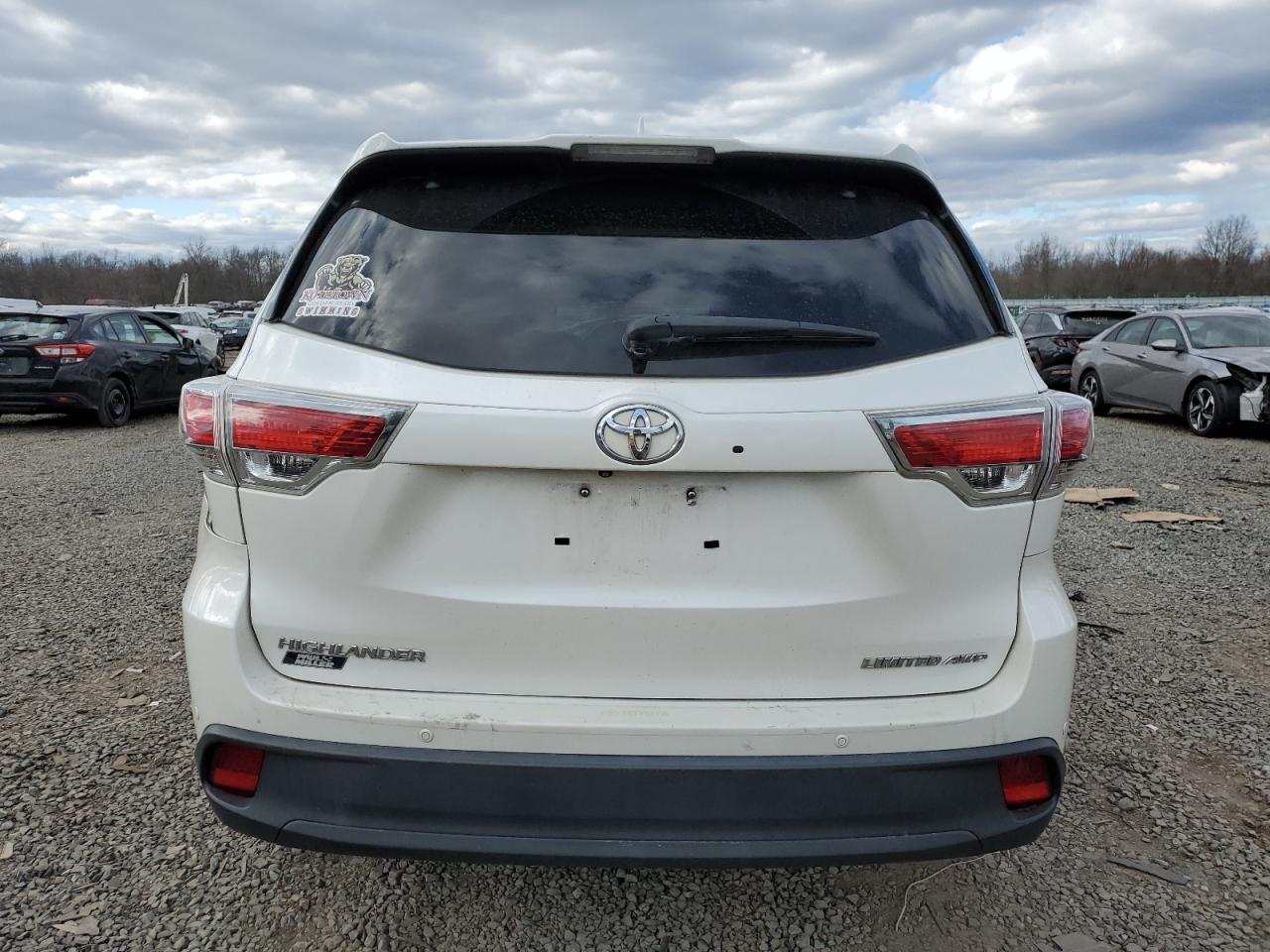 2015 TOYOTA HIGHLANDER - Image 6