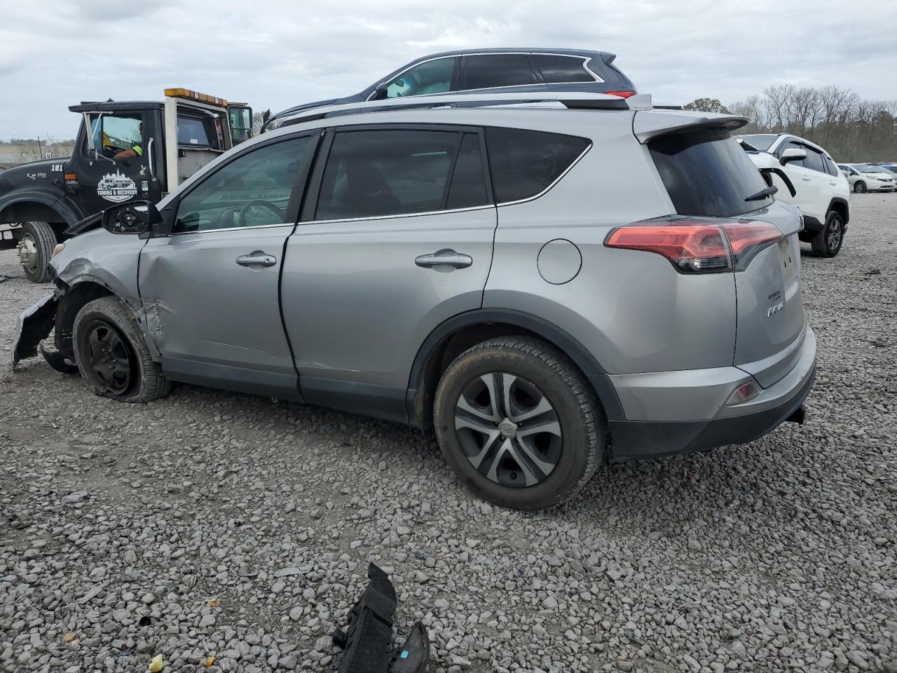 2016 TOYOTA RAV4 LE - Фото 2