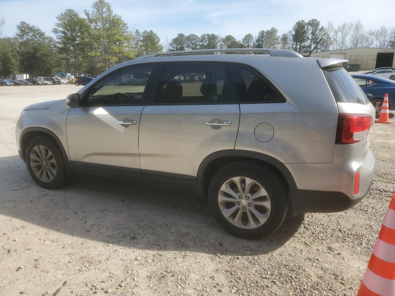 2015 KIA SORENTO EX - Image 2