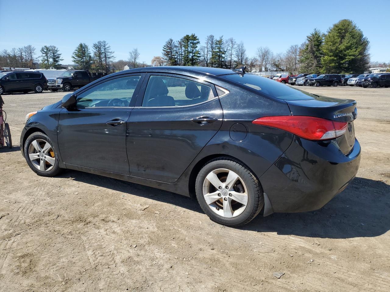2013 HYUNDAI ELANTRA GL - Image 2