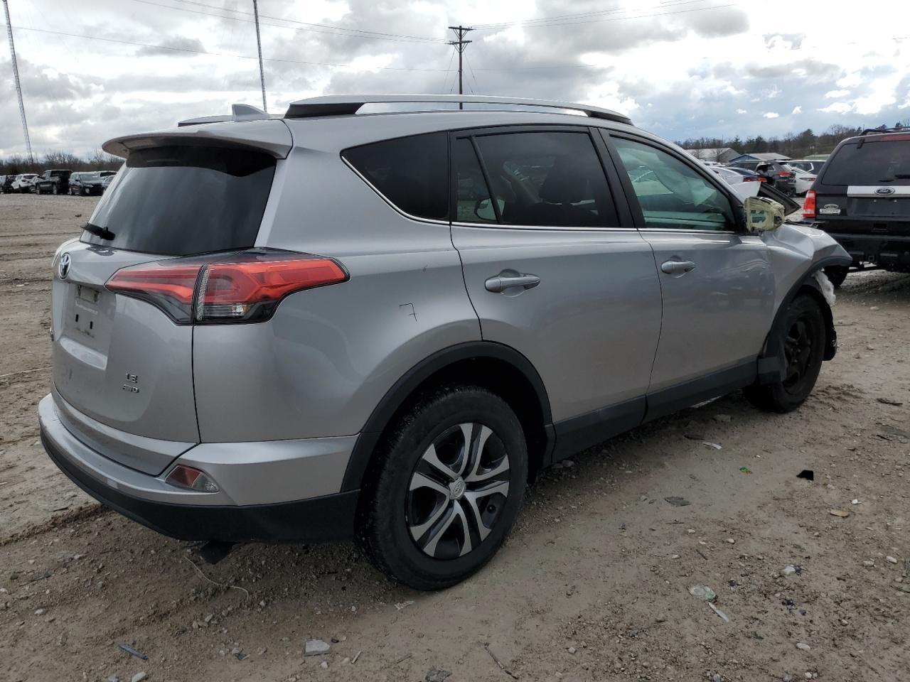 2016 TOYOTA RAV4 LE - Фото 3