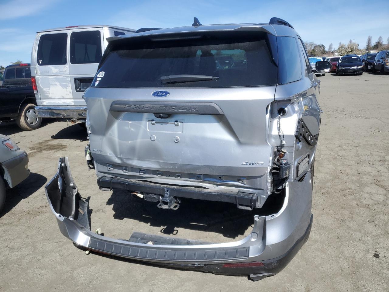 2022 FORD EXPLORER X - Фото 6