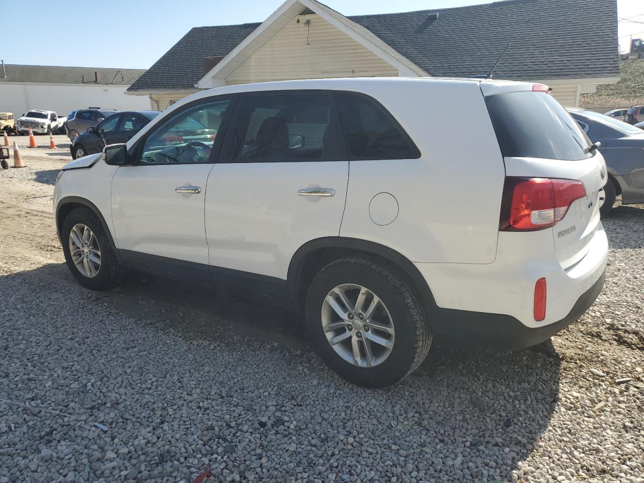 2014 KIA SORENTO LX - Image 2