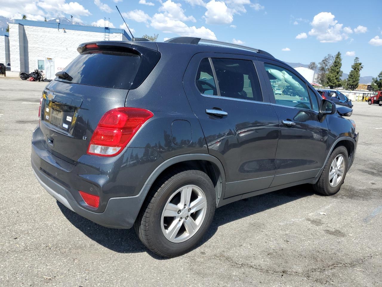 2018 CHEVROLET TRAX 1LT - Image 3