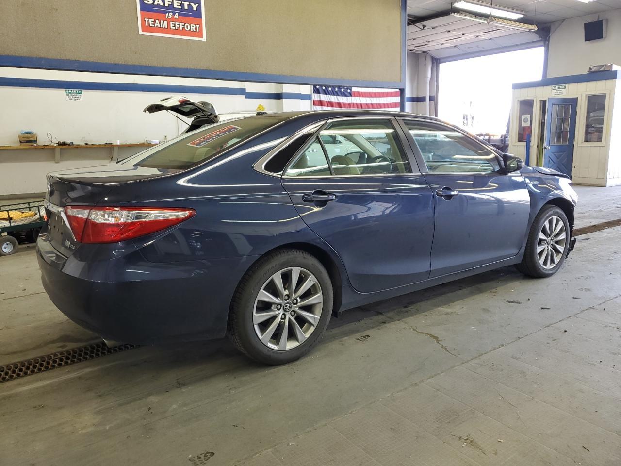 2017 TOYOTA CAMRY HYBR - Image 3
