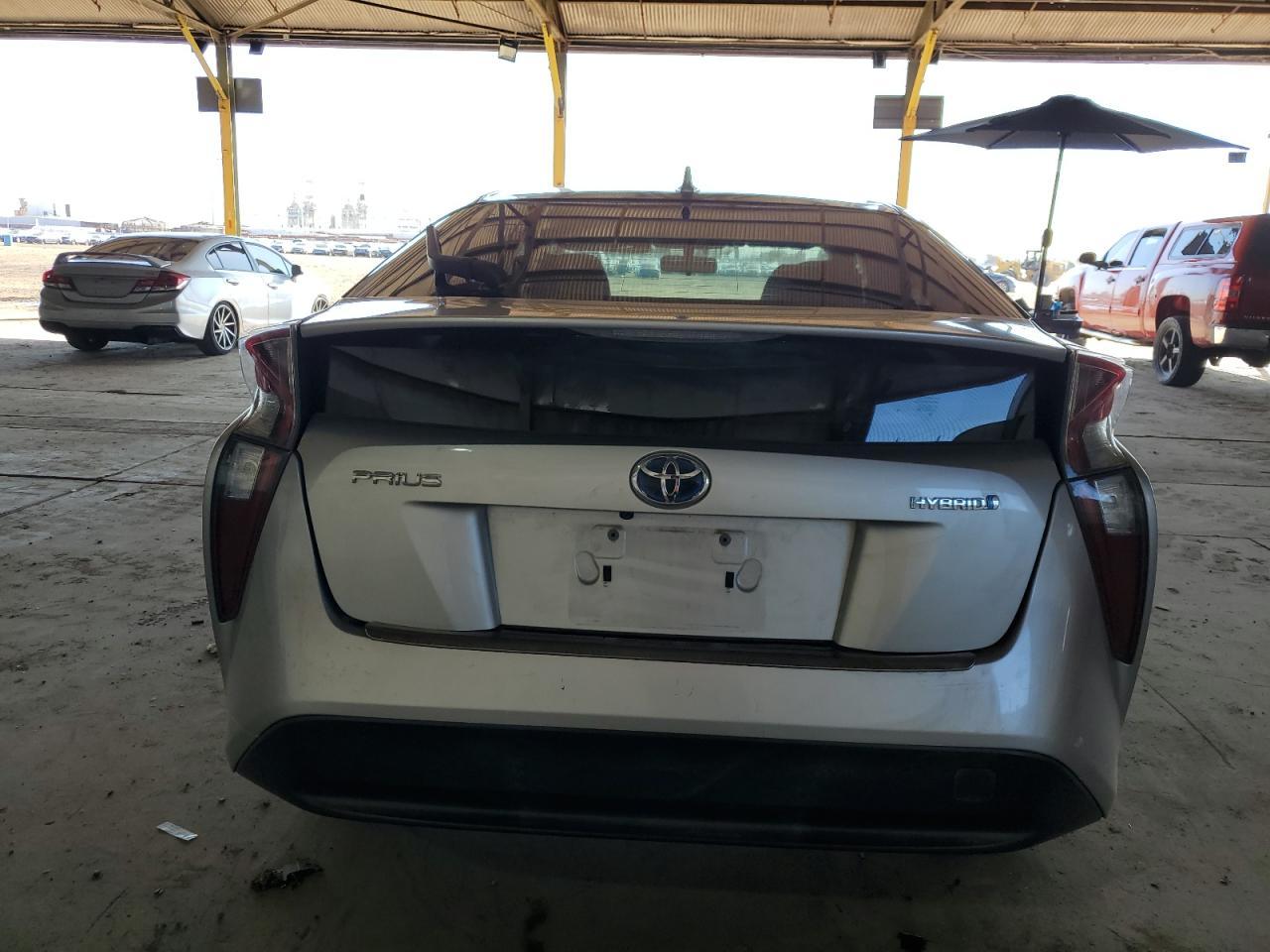 2016 TOYOTA PRIUS - Фото 6