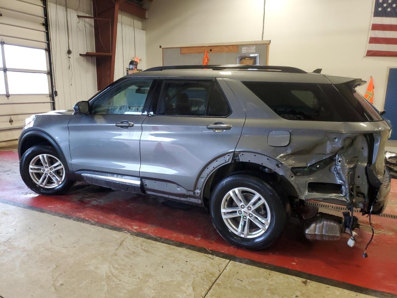 2022 FORD EXPLORER X - Фото 2