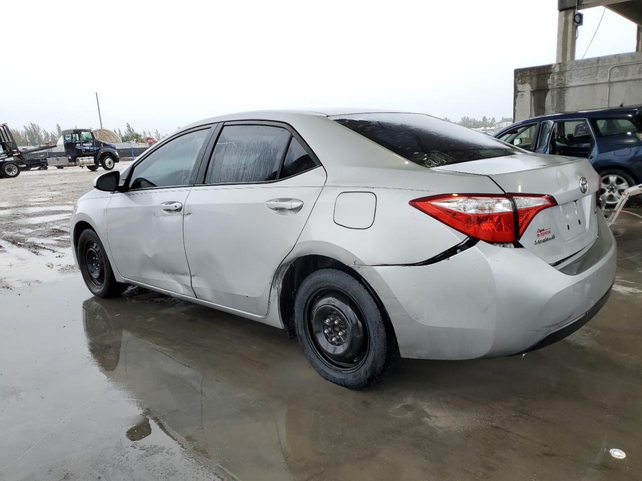 2015 TOYOTA COROLLA L - Image 2