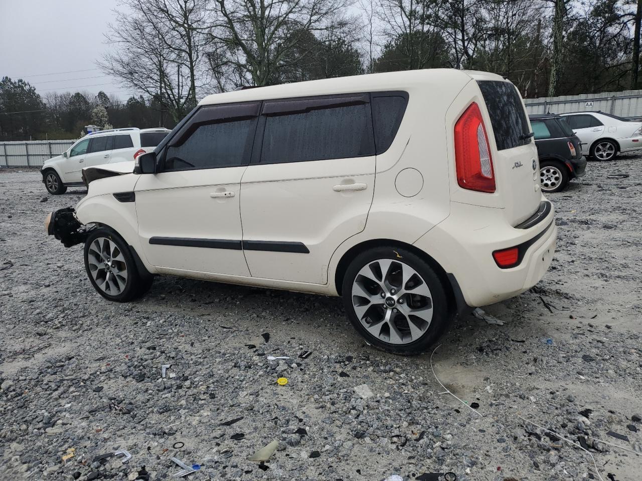 2013 KIA SOUL + - Image 2