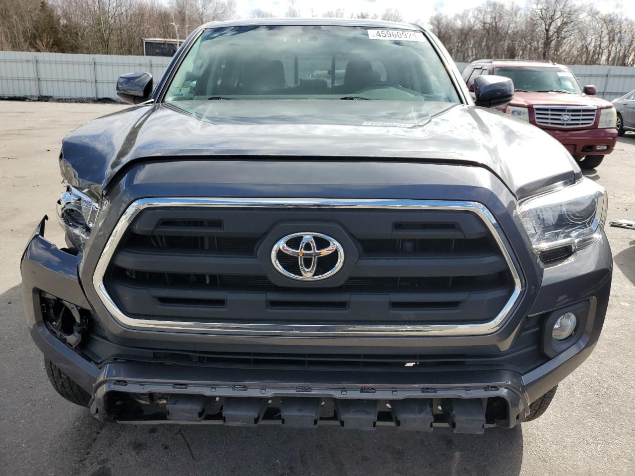 2017 TOYOTA TACOMA DOU - Фото 5