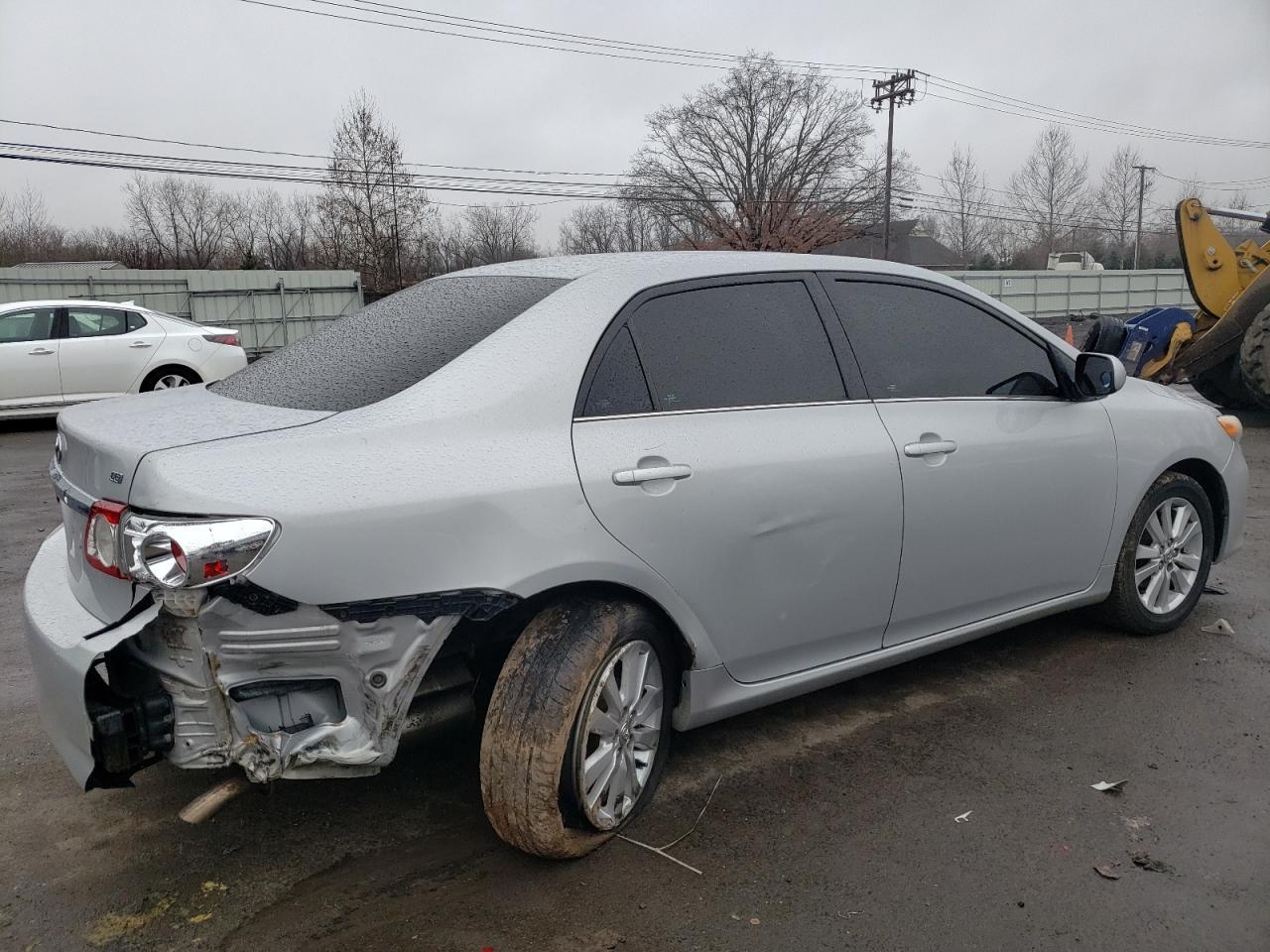 2013 TOYOTA COROLLA BA - Фото 3