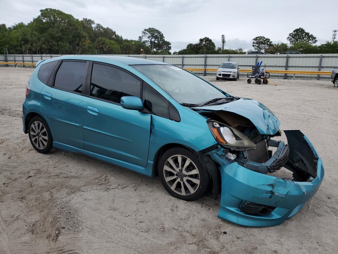 2013 HONDA FIT SPORT - Фото 4