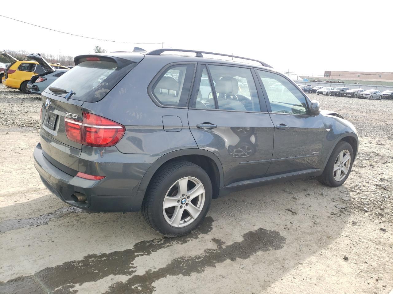 2013 BMW X5 XDRIVE3 - Image 3