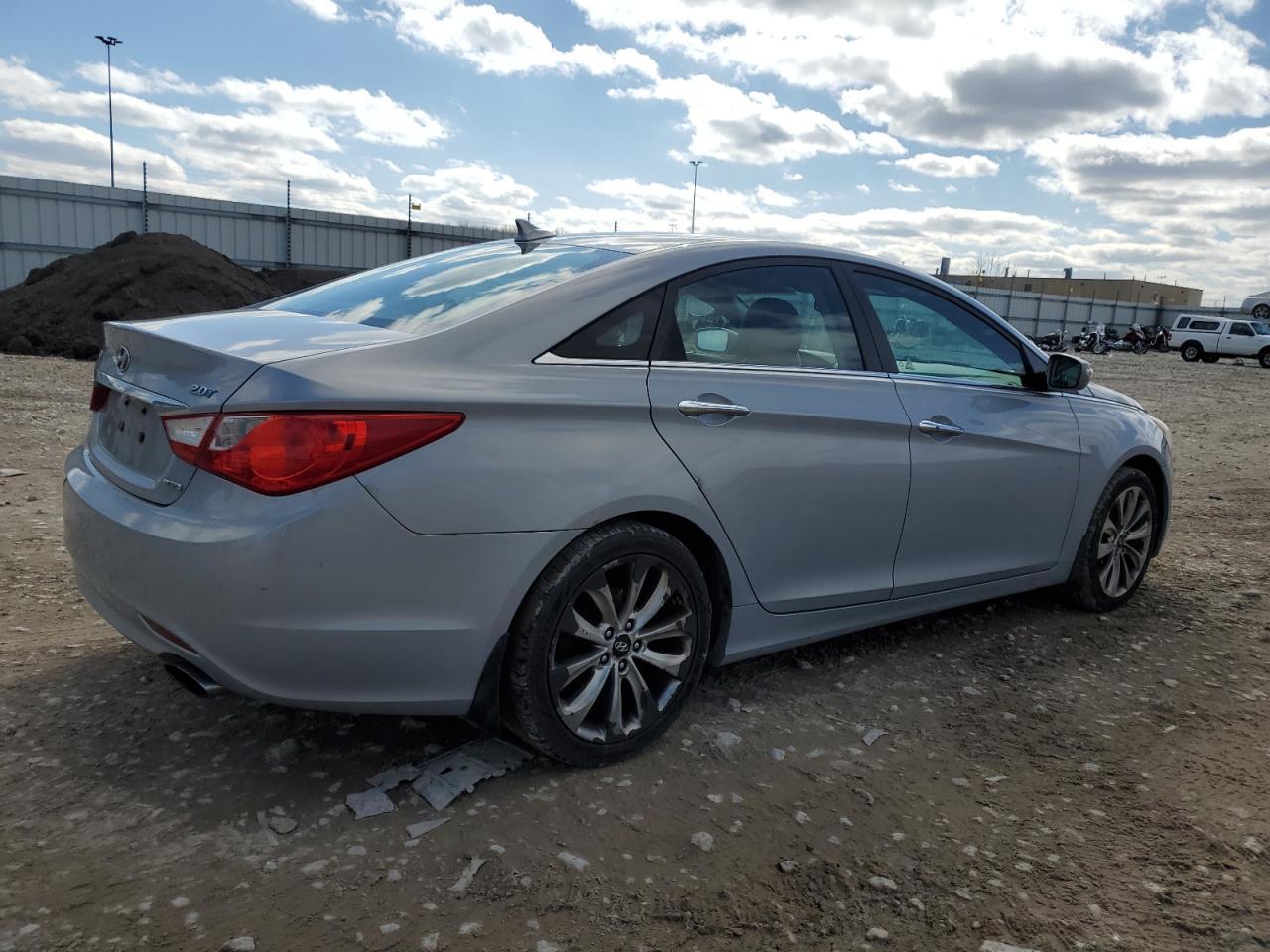 2011 HYUNDAI SONATA SE - Image 3