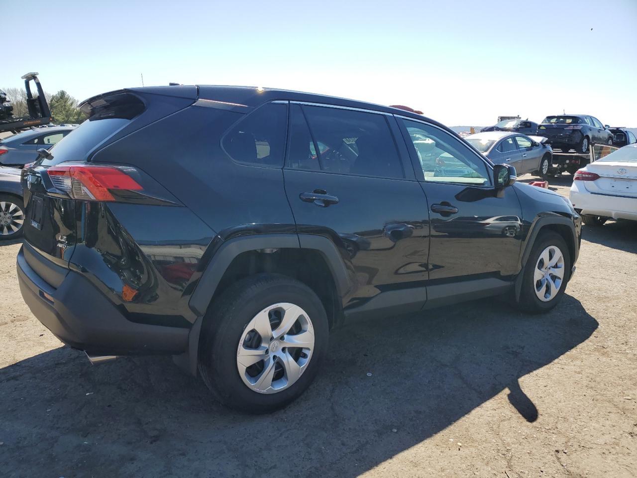 2023 TOYOTA RAV4 LE - Фото 3