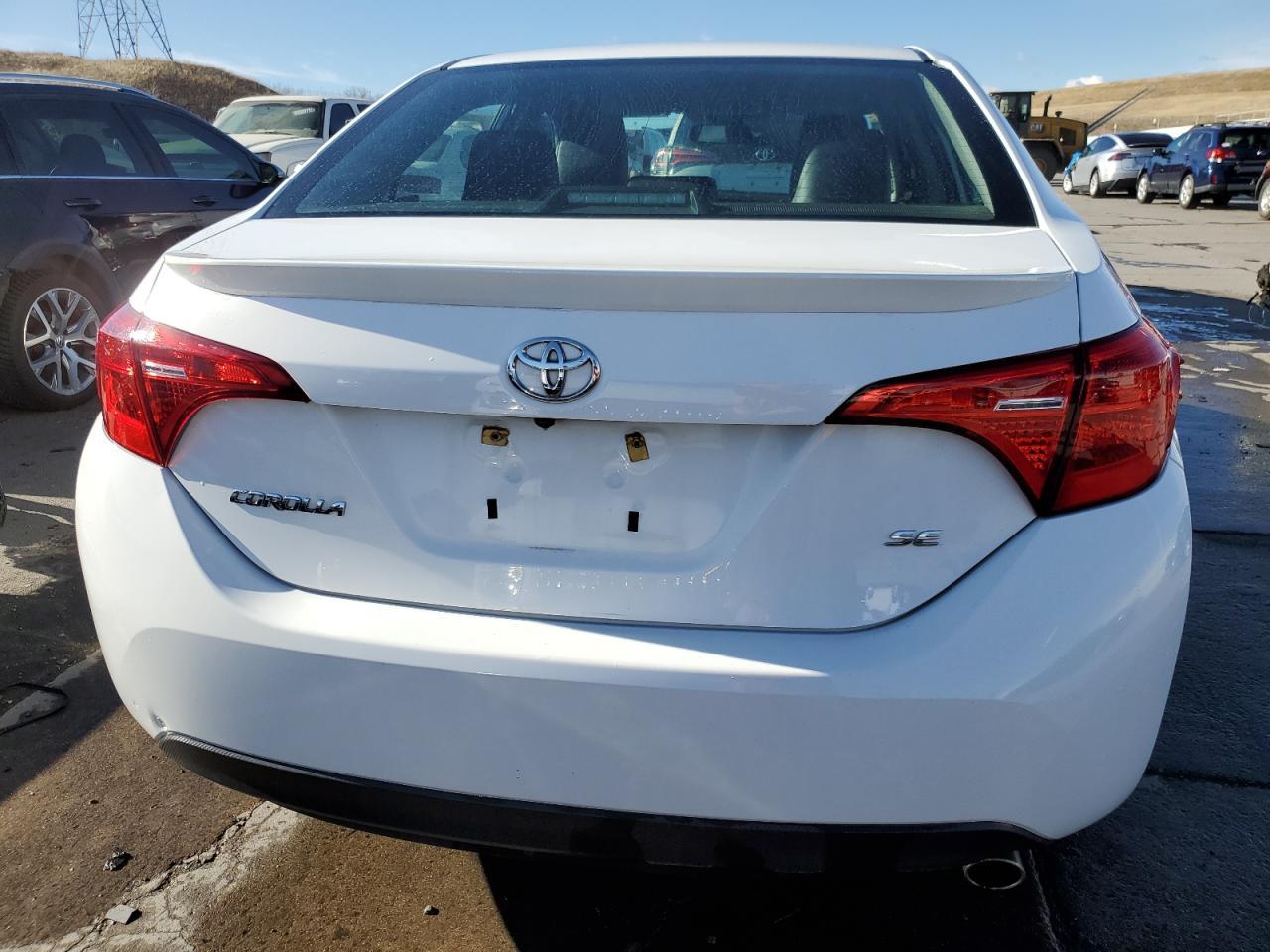 2018 TOYOTA COROLLA L - Image 6
