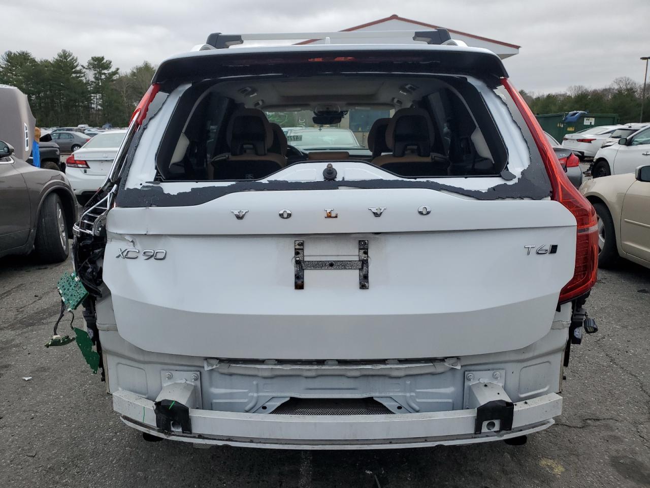 2016 VOLVO XC90 T6 - Image 6