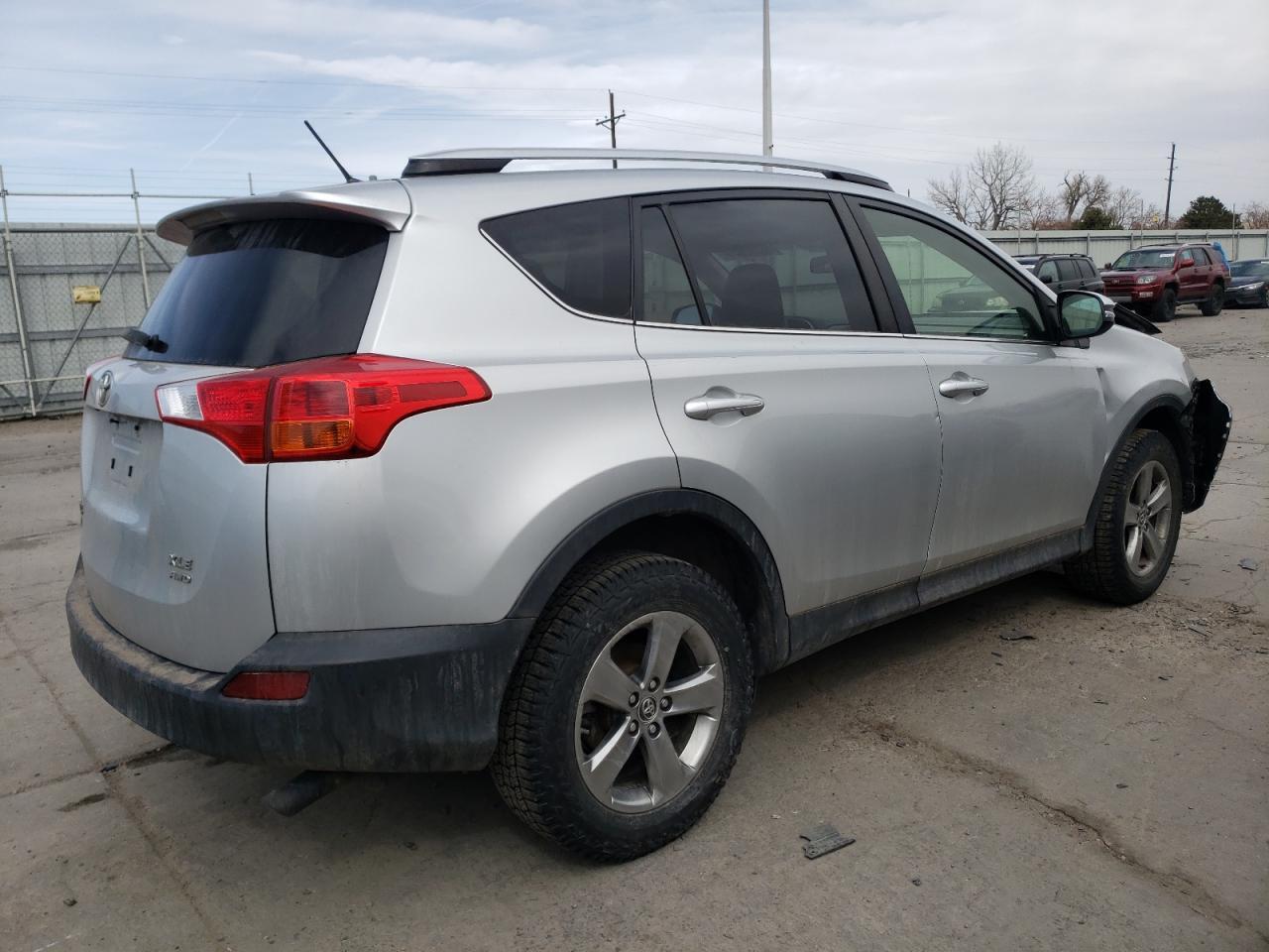 2015 TOYOTA RAV4 XLE - Фото 3