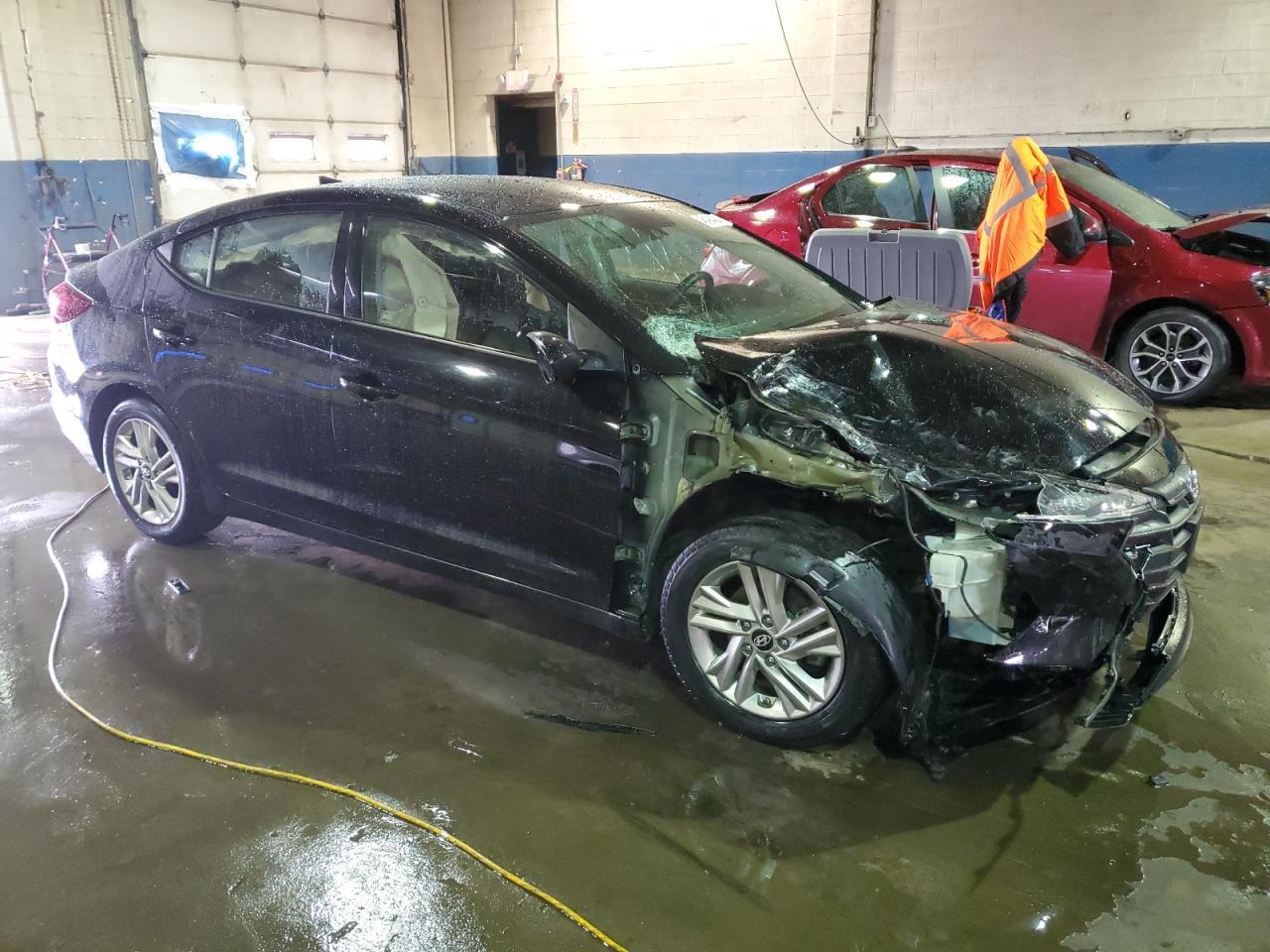 2019 HYUNDAI ELANTRA SE - Фото 4
