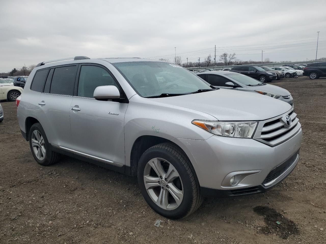 2011 TOYOTA HIGHLANDER - Фото 4